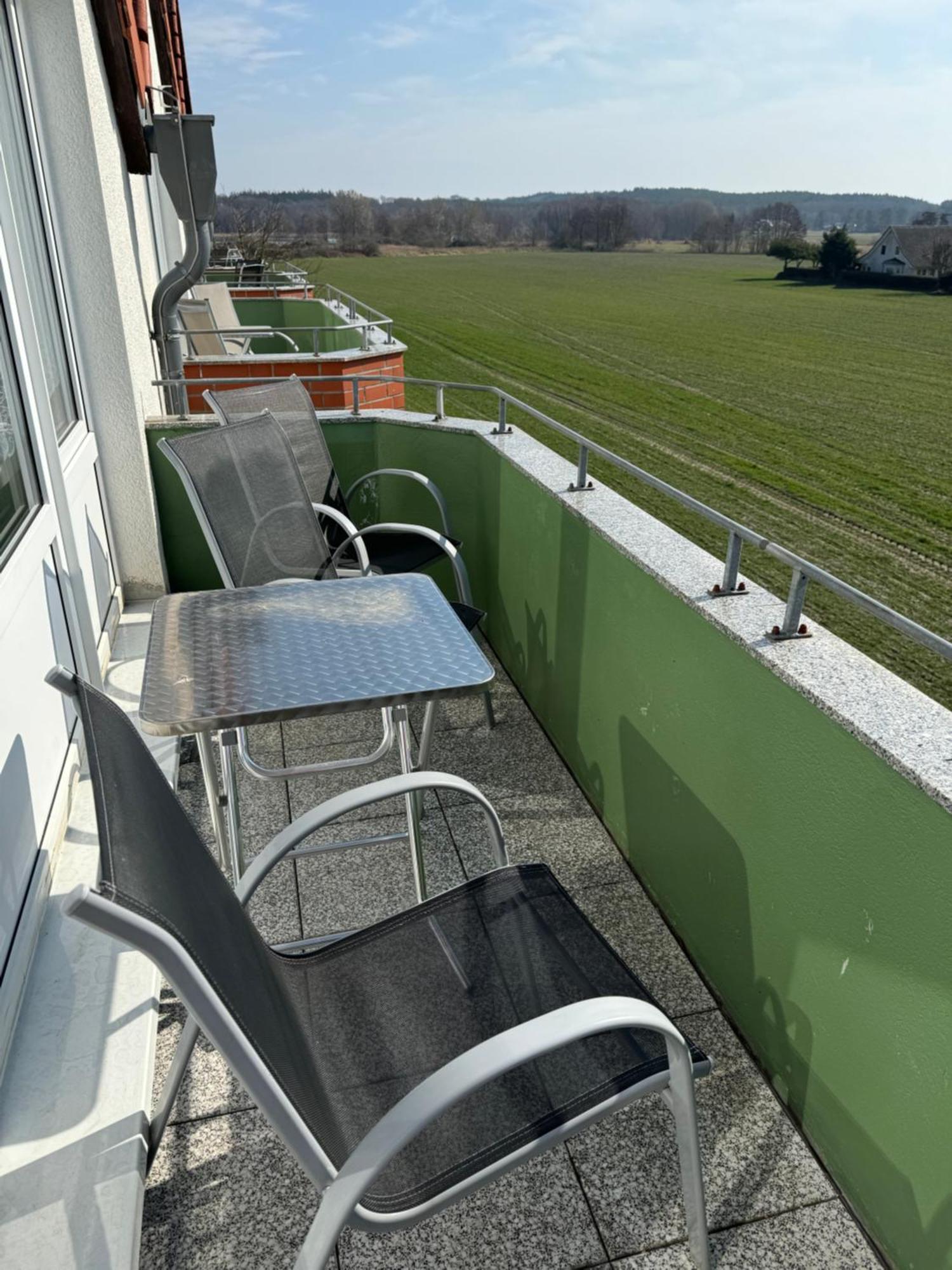 Haus Usedom Ferienwohnungen Mit Fruehstuecks-Restaurant Kölpinsee Exterior photo
