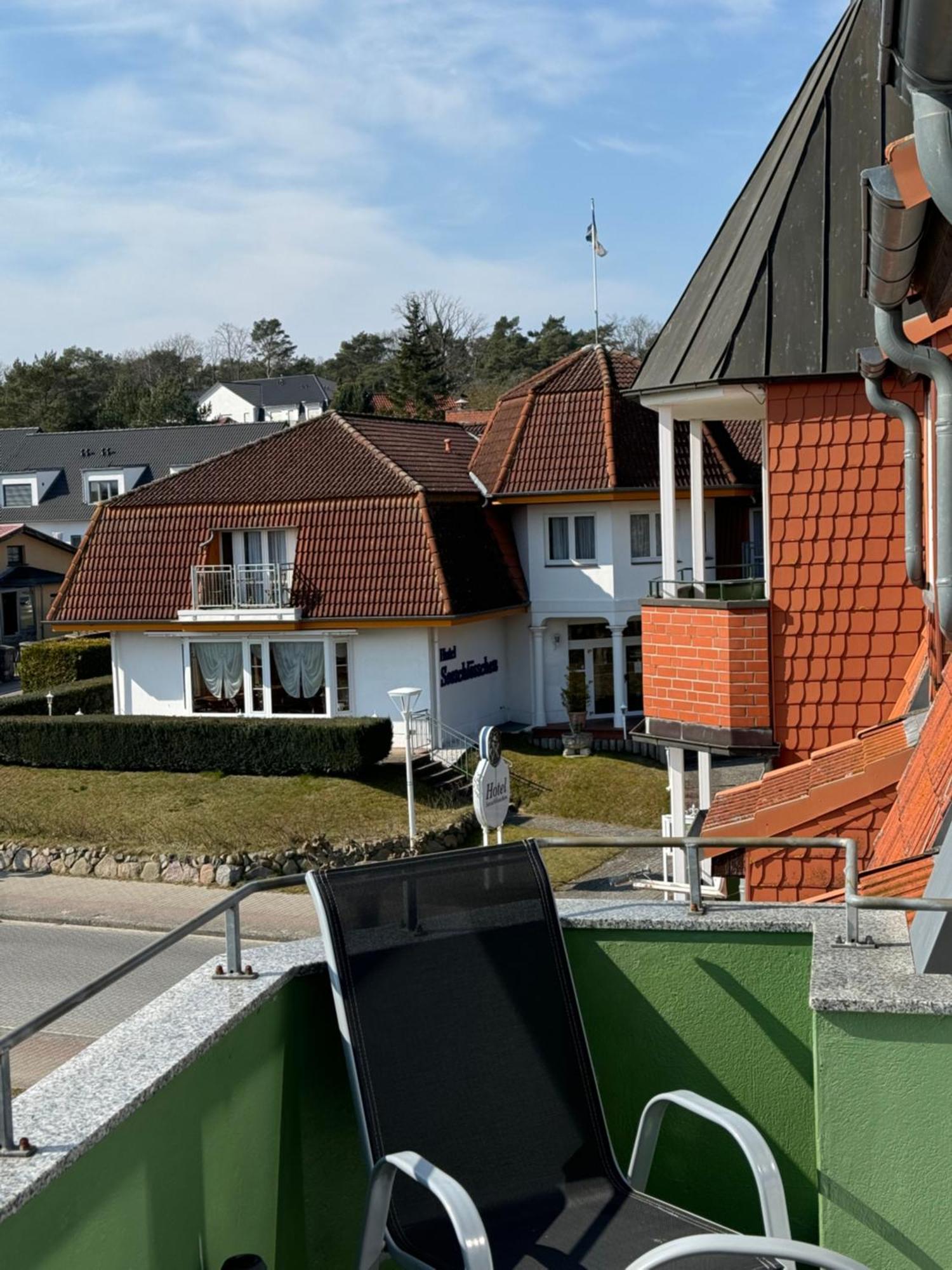 Haus Usedom Ferienwohnungen Mit Fruehstuecks-Restaurant Kölpinsee Exterior photo